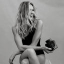 WelleCo : l’histoire d’Elle Macpherson et ses élixirs bien-être naturels